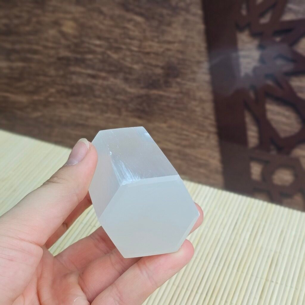 Selenite Hexagon Tower 10 cm