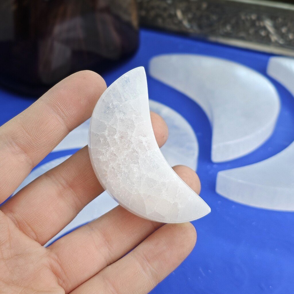 Selenite Moon Plate 6 cm