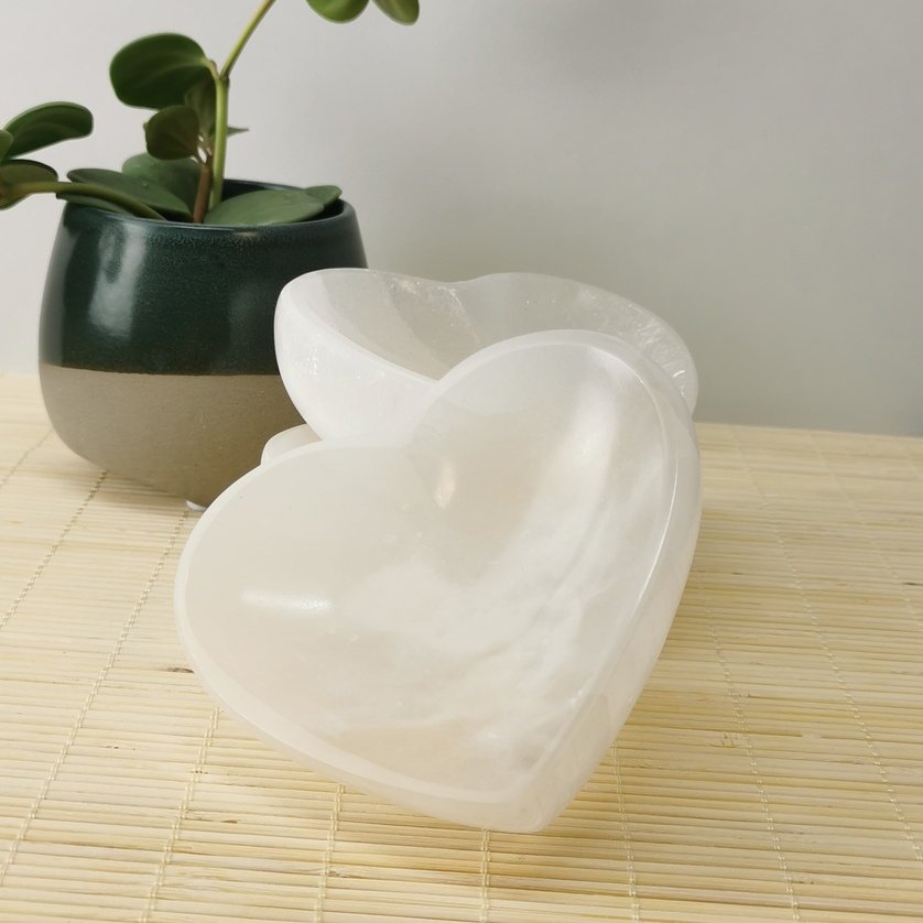 Selenite Heart Bowl Shiny 10 cm