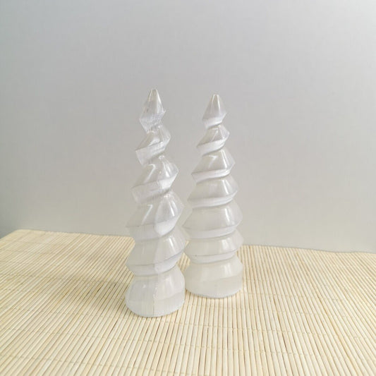 Selenite Spiral Tower 15 cm