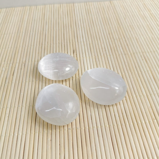 Selenite Palm Stone 4 cm