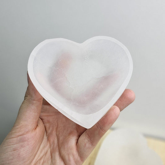 Selenite Heart Bowl Matte 10 cm