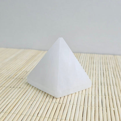 Selenite Pyramid 5 cm